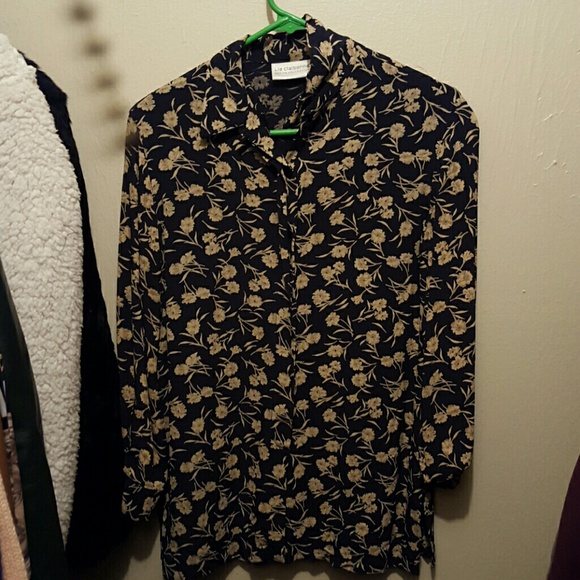 Flower button down - Picture 1 of 4