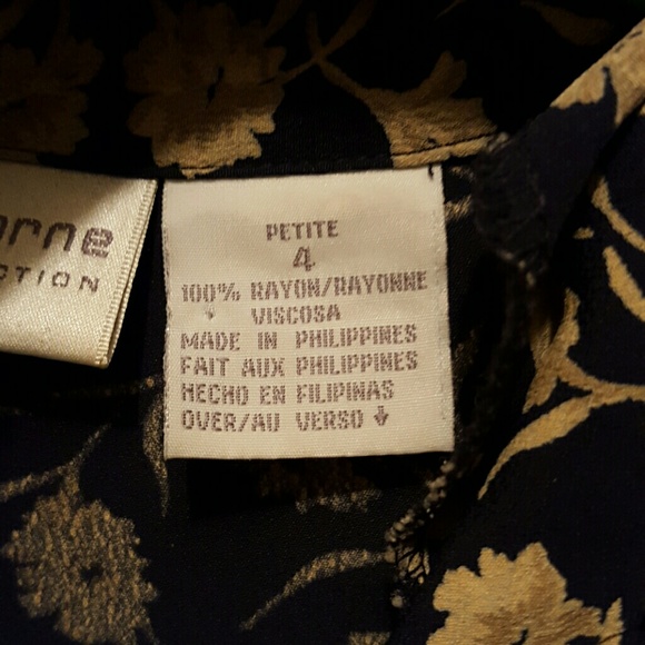 Flower button down - Picture 3 of 4