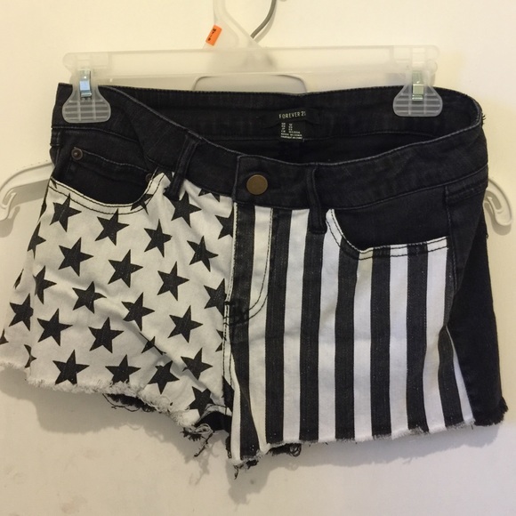 Black and white Americana shorts