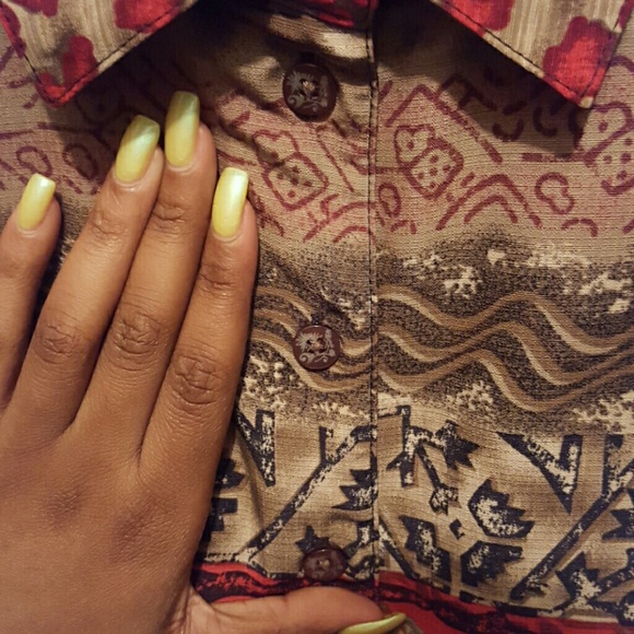 Button down - Picture 2 of 3