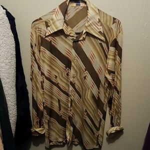 Line pattern style button down