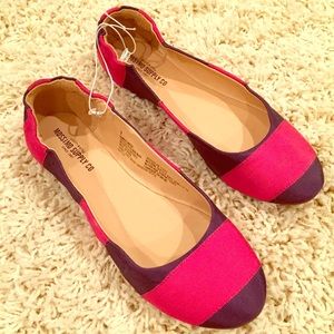 *New* Slippers w elastic back