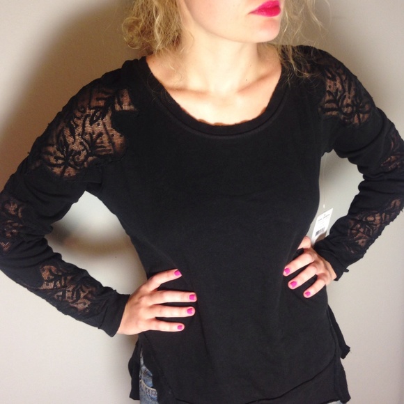 Free People Tops - FINAL PRICE❗️Free People Cutout Lace Sweatshirt