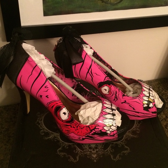 SOLD!! Iron fist Gold digger Zombie platform heels - Picture 2 of 4
