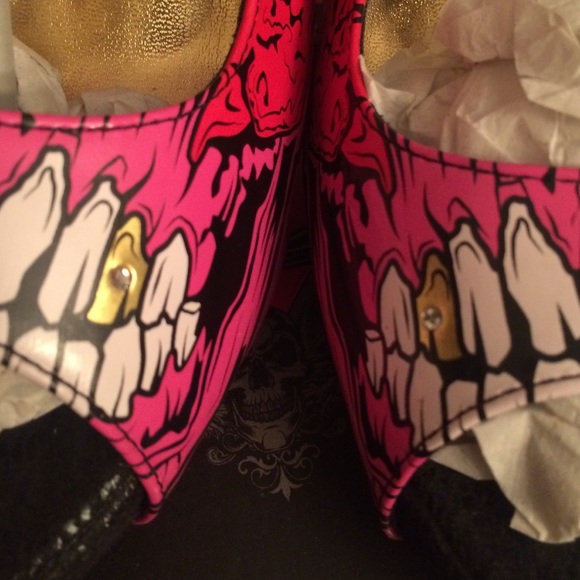 SOLD!! Iron fist Gold digger Zombie platform heels - Picture 4 of 4