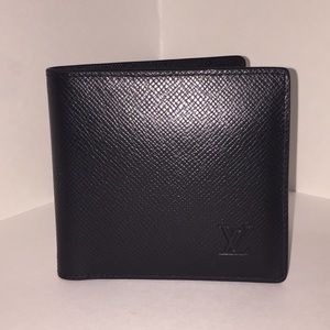 Authentic Louis Vuitton Taiga billfold