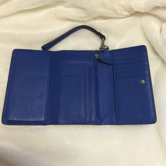 βπ»soldβπ» Michael Kors multifunction wristlet - Picture 2 of 4