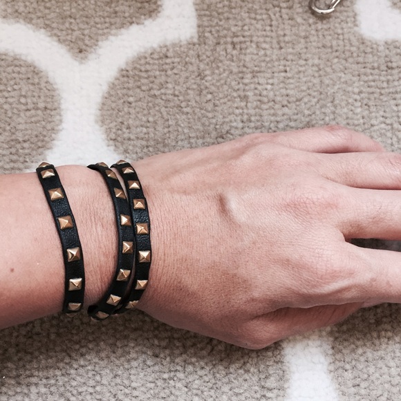 Leather & Gold metal wrap bracelet