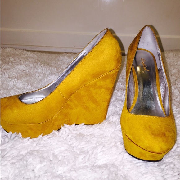 Qupid wedges💛💛💛
