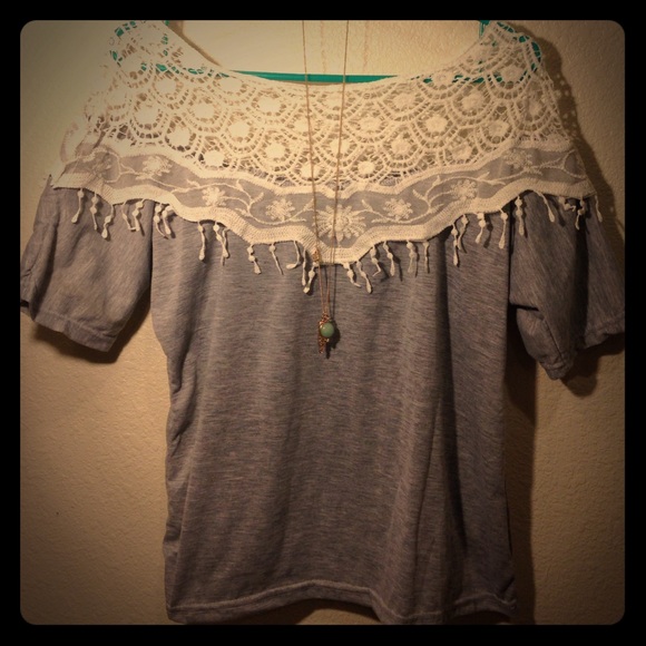 Tops - Grey shirt with white crochet top half