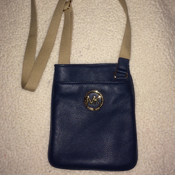 navy MK purse ! :)