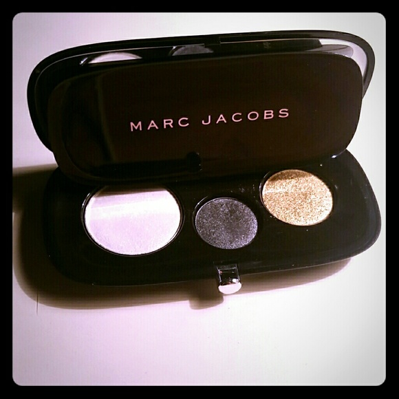 Like NEW Marc Jacobs plush shadow