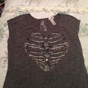 Skull heart grey shirt with a lace back.