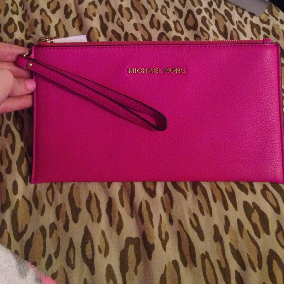 Michael kors wristlet