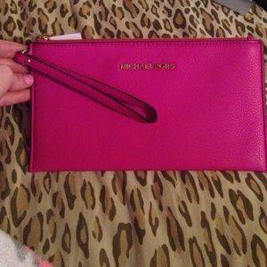 Michael kors wristlet