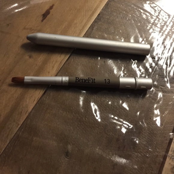 Benefit lip brush for travel