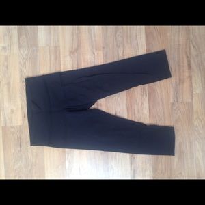 Lululemon crop yoga pants