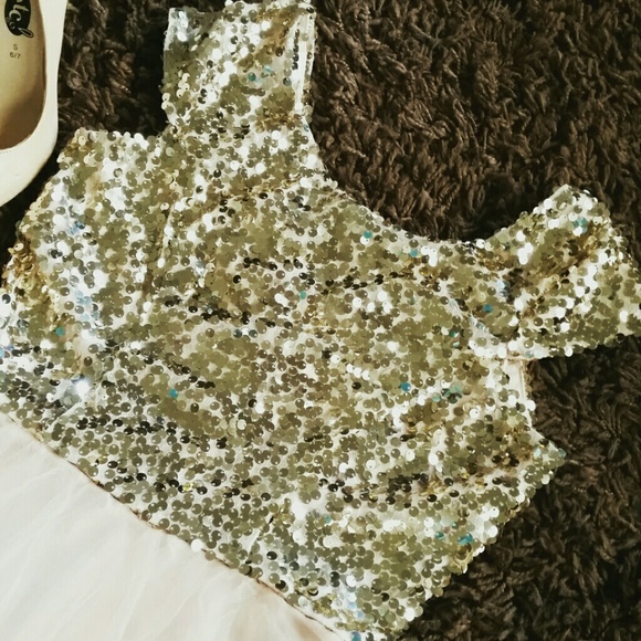 Mid thigh gold sequin dress! - Picture 3 of 3