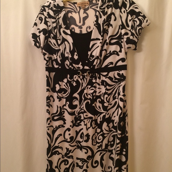 BLACK & WHITE KNEE LENGTH DRESS SZ LG BY NOTATIONS