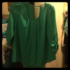 Green 3/4 sleeve blouse