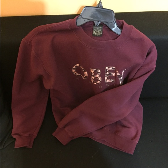 Obey small sweatshirt