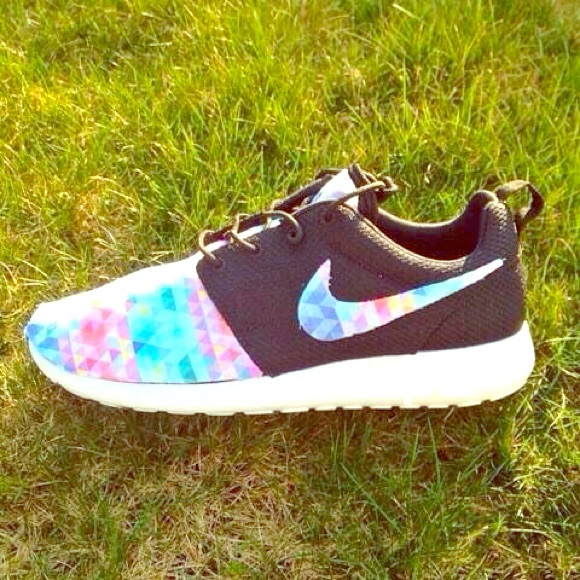 Nike Shoes - Nike roshes