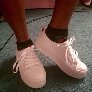 Retro 90s White Platform Sneakers