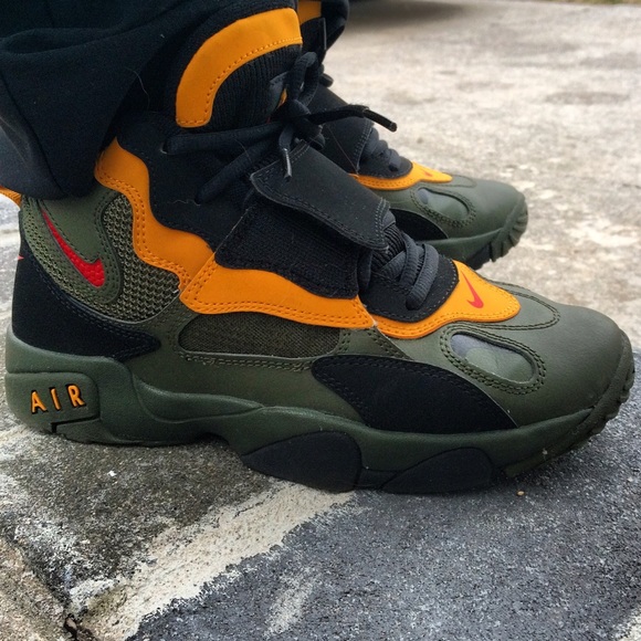 Diamond turf