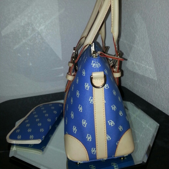 AUTHENTIC DOONEY and BOURKE SATCHEL - Picture 2 of 4