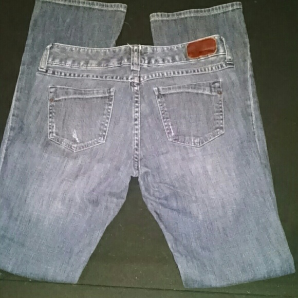 Med/dark blue demin, straight leg, jeans