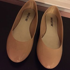 Nude flats