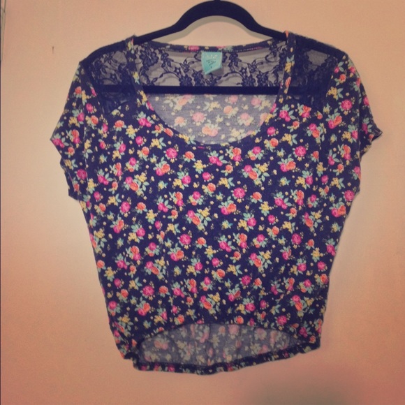 h.i.p. Floral Top