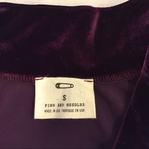 Burgundy velvet flowy skirt - Picture 3 of 3