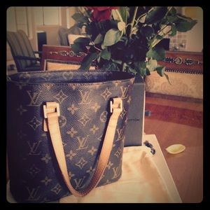 🎀 Authentic LV Vavin Tote 🎀