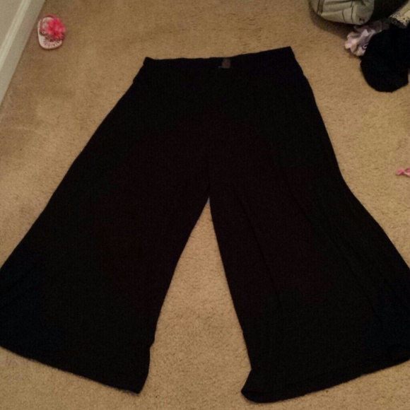 Black gauchos