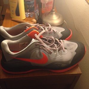 Shoes. Max ham size 13
