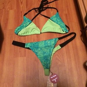 Top & Bottom beach bunny swimwear