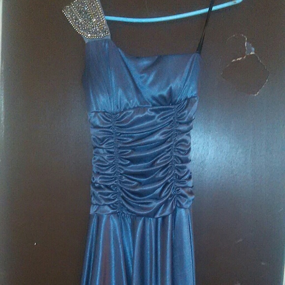 A Silky Gray Dress - Picture 1 of 3