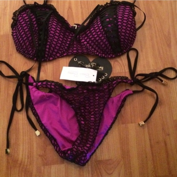 ☀️Beach Bunny LOVE HER MADLY - Picture 3 of 3