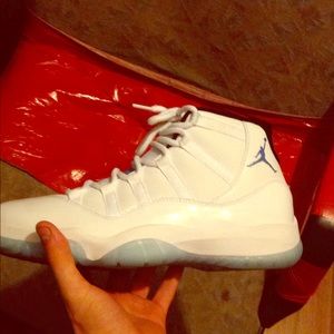Jordan 11 legend blues