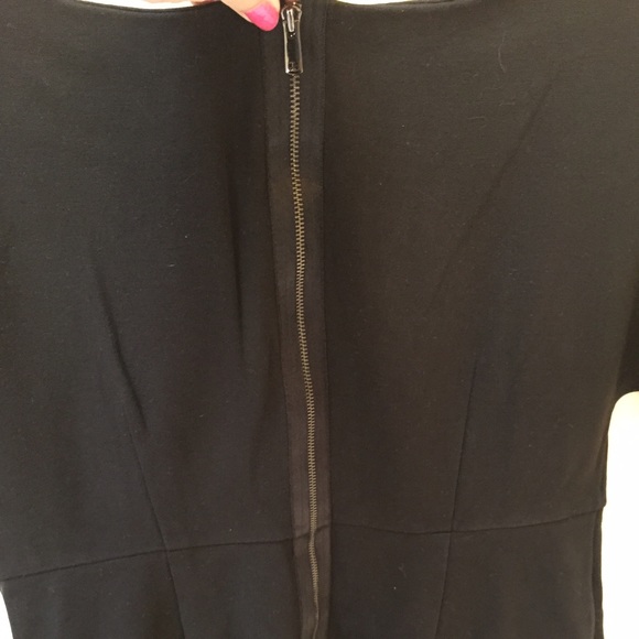 Black dress - Picture 3 of 3