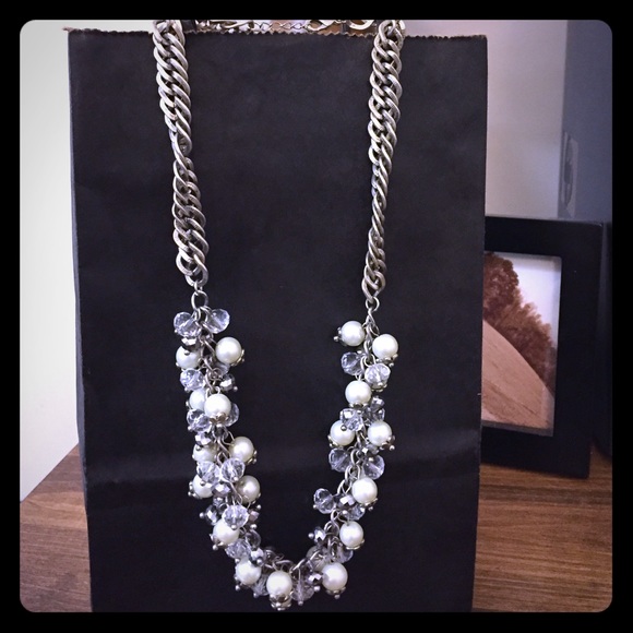 💕Silver & pearl necklace 💕