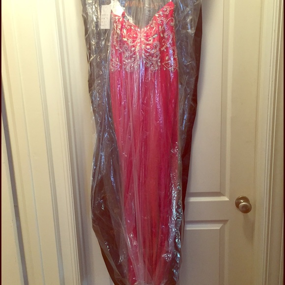GORGEOUS DESIGNER RED PROM DRESS