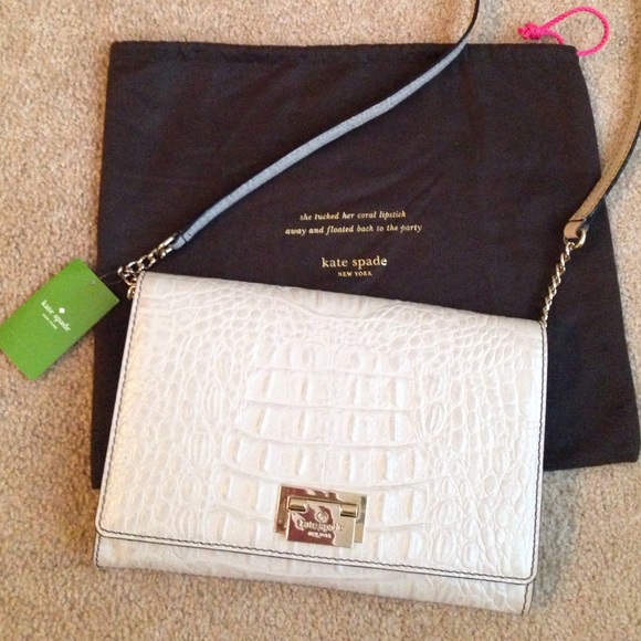 kate spade Handbags - FINAL PRICE DROP---- Kate Spade Cross Body Purse