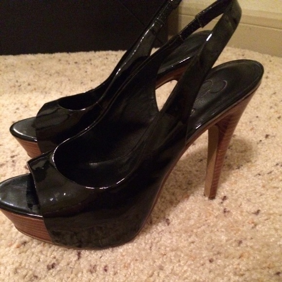 Jessica Simpson black pumps