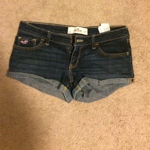 Size 3 dark denim hollister shorts