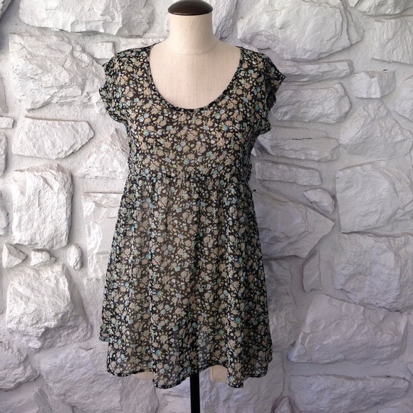 Elodie Sheer Floral Lace Back Top Small