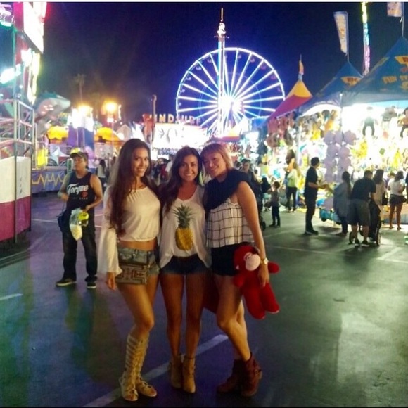 💕 Meet your seller/buyer 💕 - Picture 4 of 4