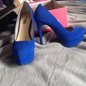 Colbalt blue platform heals