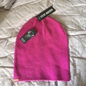 NWT Steve Madden Slouchie Beanie 50% off $4